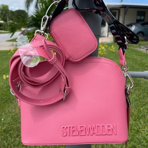 STEVE MADDEN BMAGEEE Crossbody Bag In Raspberry w/Air Pod Case - Picture 5 of 14